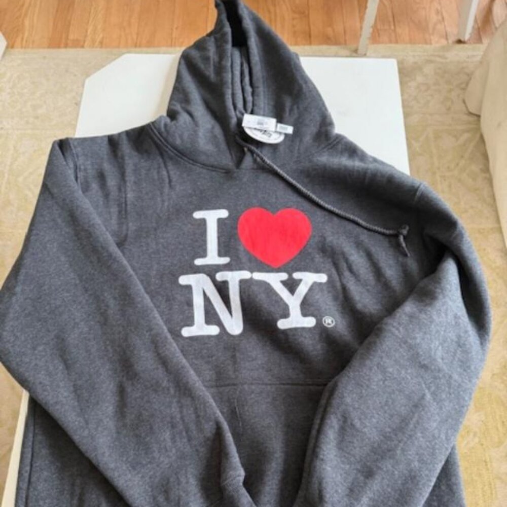 I LOVE NY Heather Gray Sweatshirt Size M (NWT)